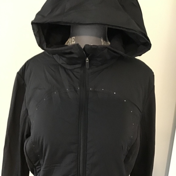 Lululemon Run for cold Pullover Hooded Jacket (size 6) - Picture 3 of 7